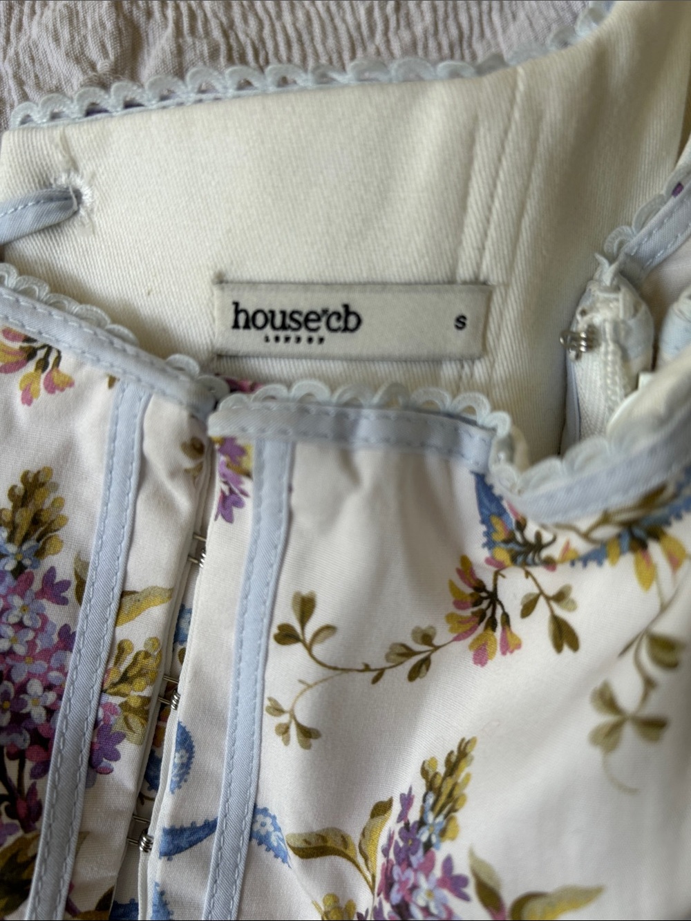 House of CB Off White Floral Midi Skirt - Picture 4 of 5